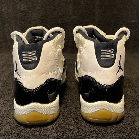 Jordan’s 11 main image 4